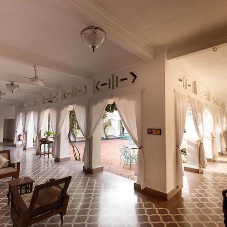 Saraca Hotel Lucknow Exteriör bild