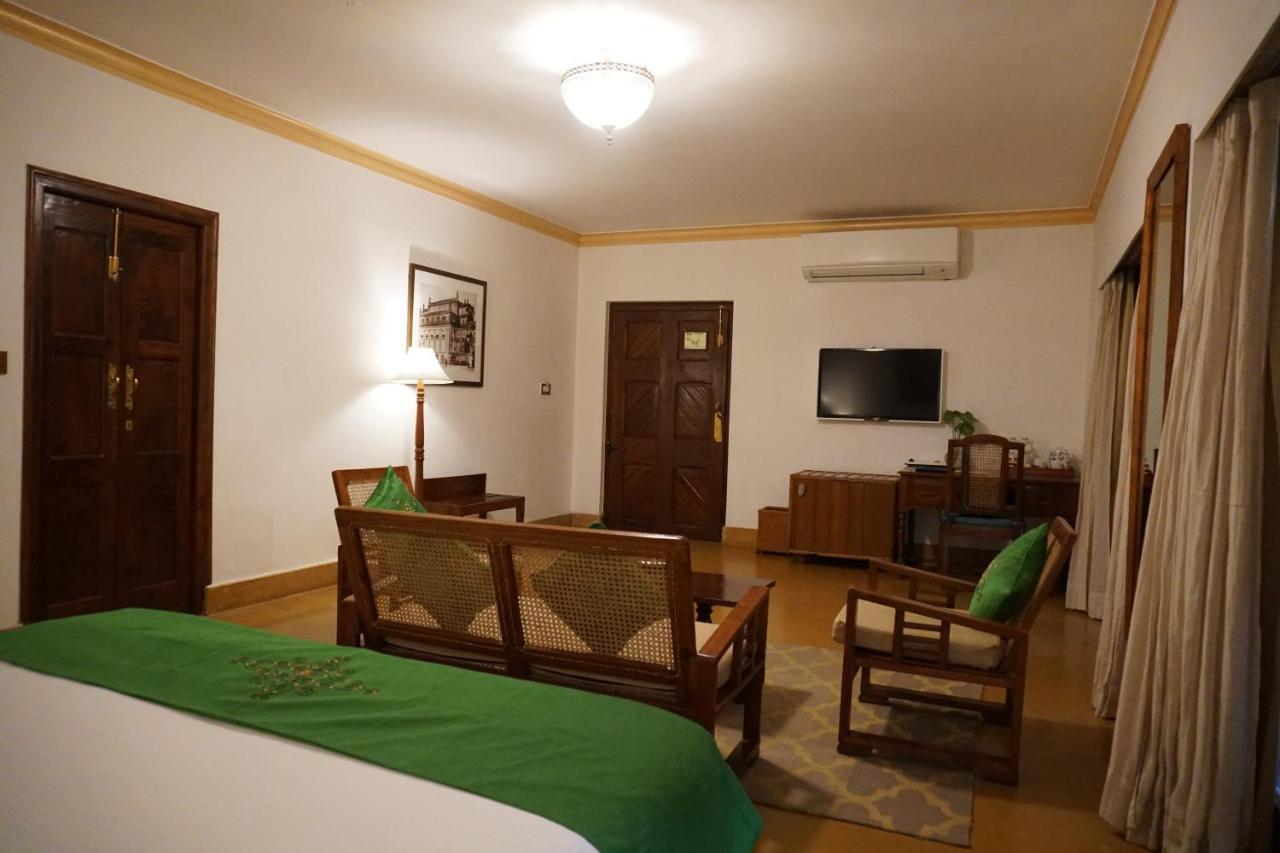 Saraca Hotel Lucknow Exteriör bild