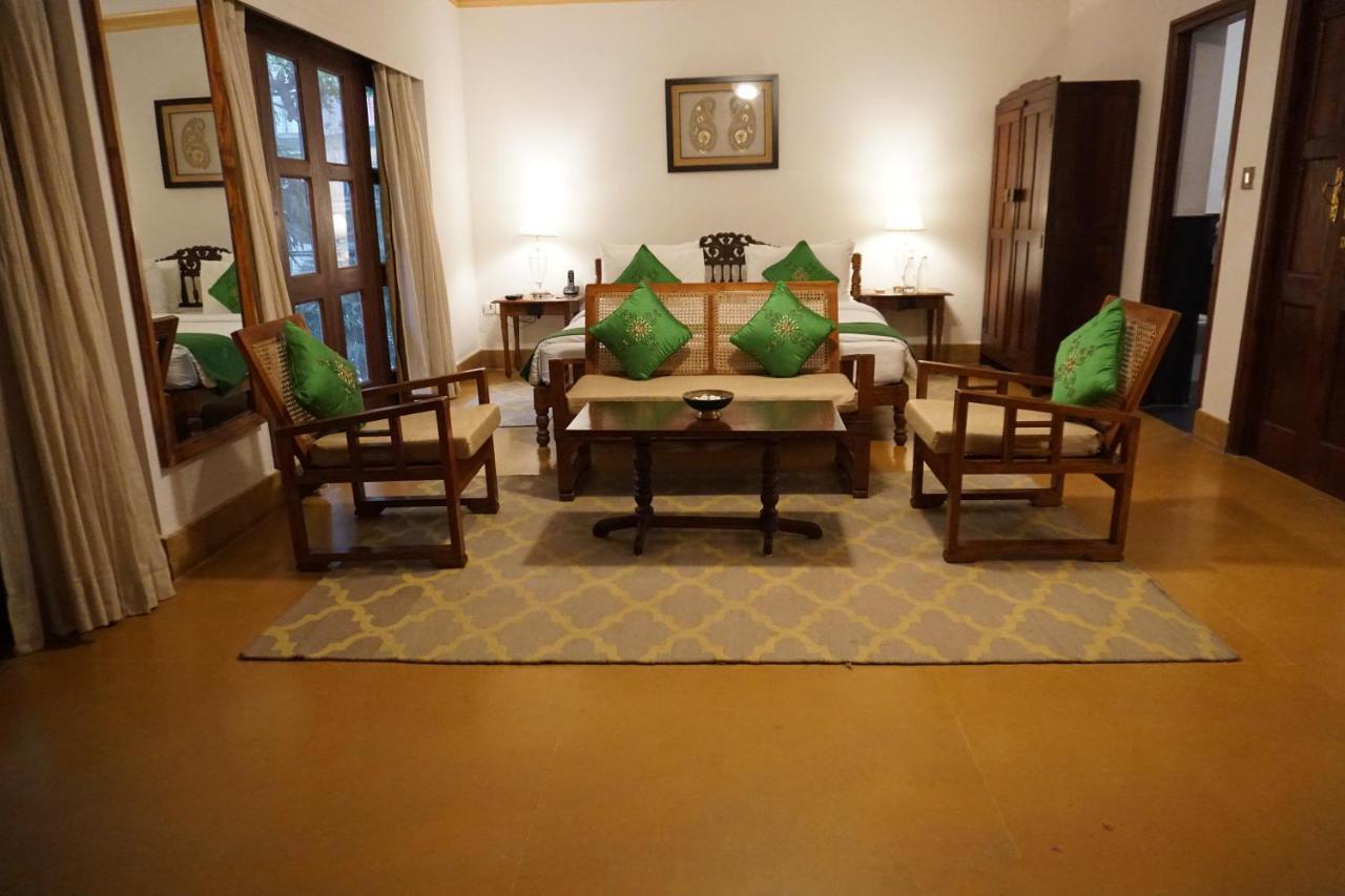 Saraca Hotel Lucknow Exteriör bild