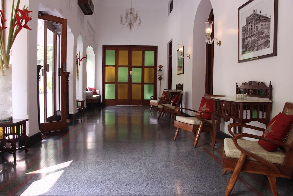 Saraca Hotel Lucknow Exteriör bild
