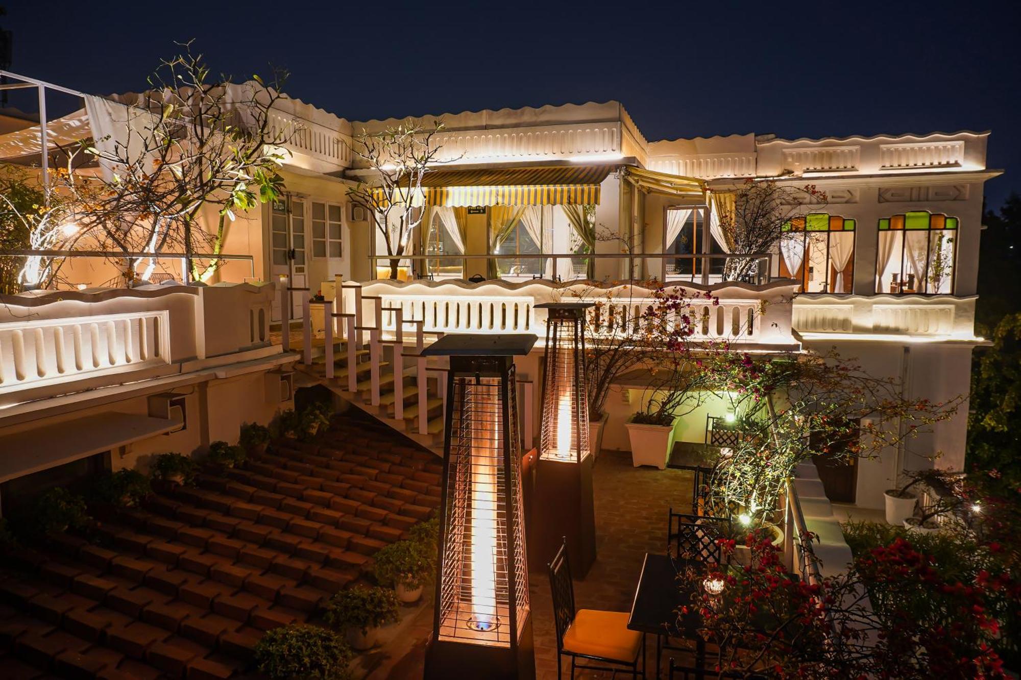 Saraca Hotel Lucknow Exteriör bild
