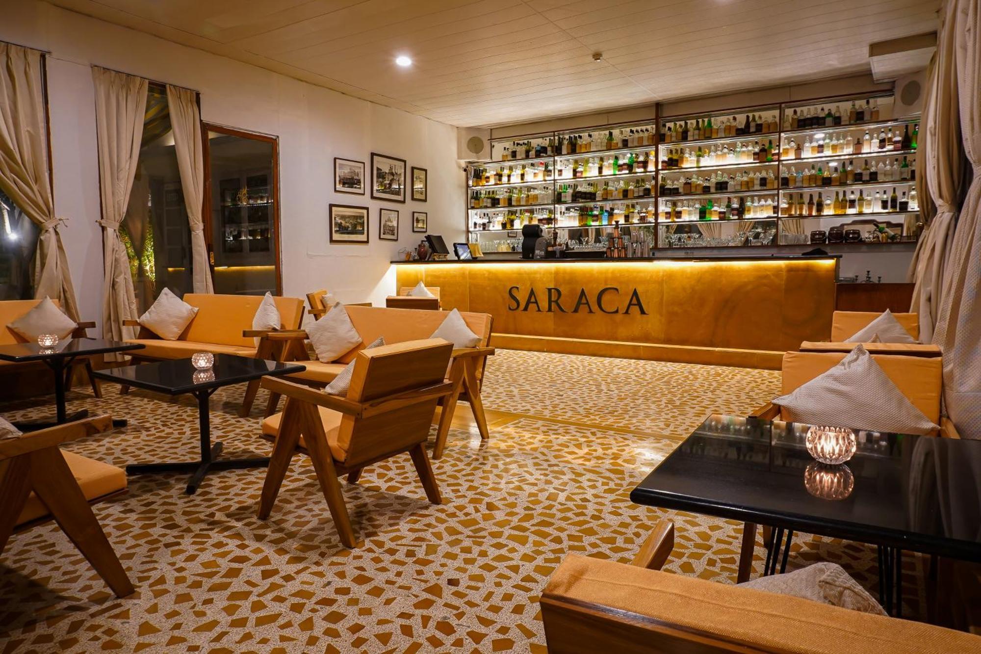 Saraca Hotel Lucknow Exteriör bild