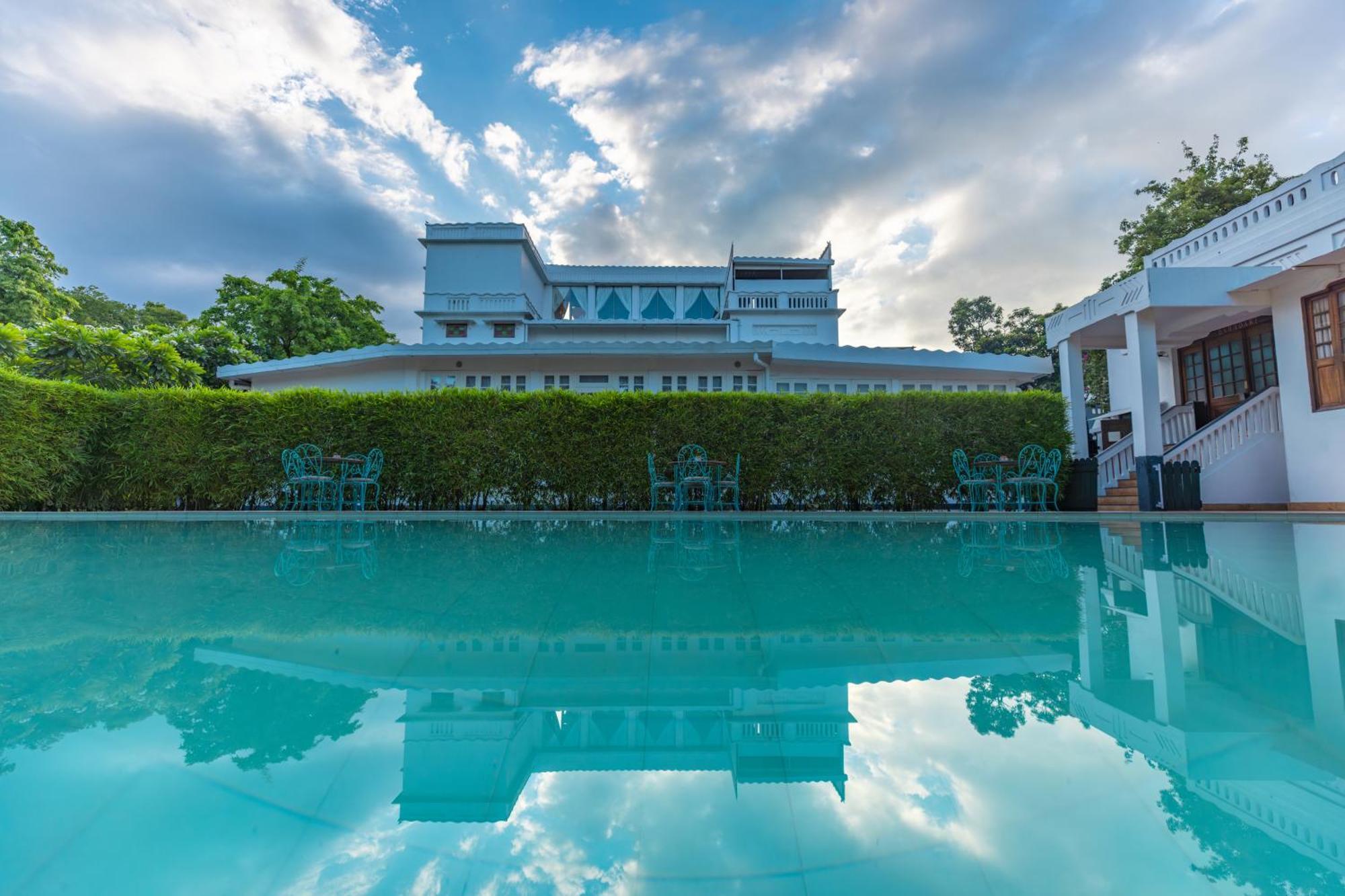 Saraca Hotel Lucknow Exteriör bild