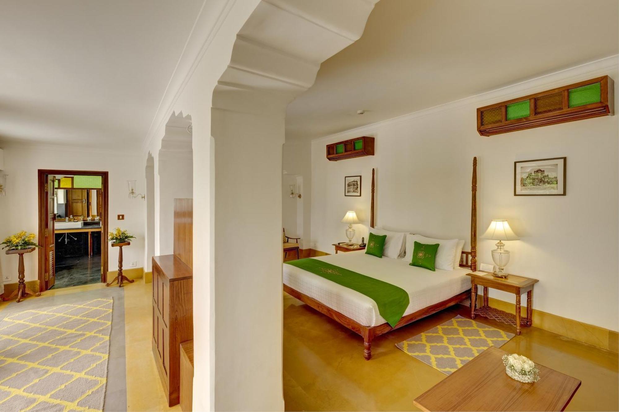 Saraca Hotel Lucknow Exteriör bild