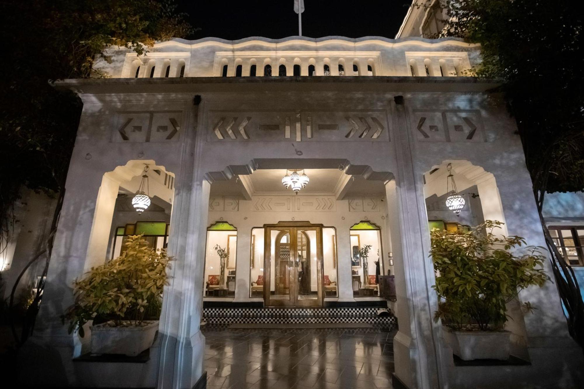 Saraca Hotel Lucknow Exteriör bild